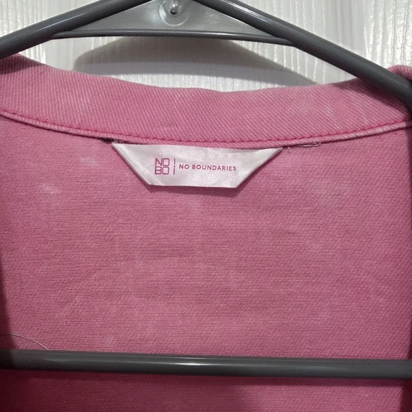 No Boundaries Cropped Raw-edge Pink Acid Wash Button Front Denim Jacket size M - Picture 11 of 14